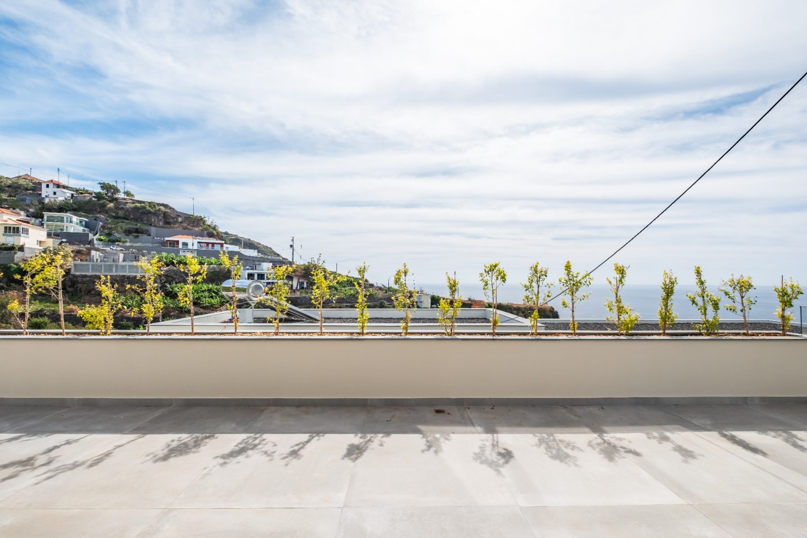 Contemporary T3 House in Calheta with Pool — photo 25 of 30