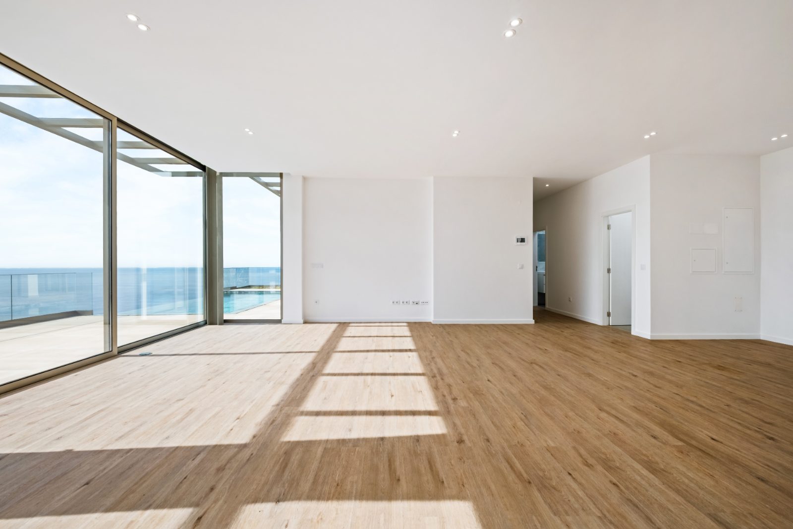T3 House in Calheta with Infinity Pool and Sea View — photo 7 of 30