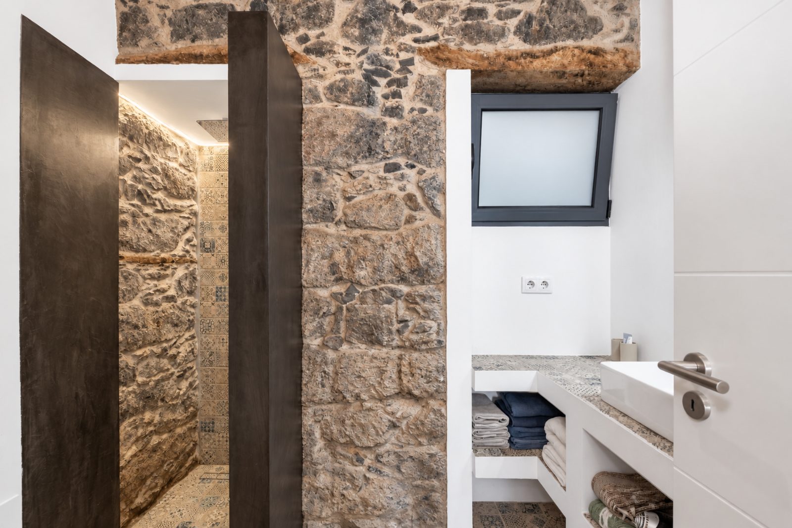 T6 House in São Gonçalo, Funchal, Renovated 2024 — photo 15 of 30