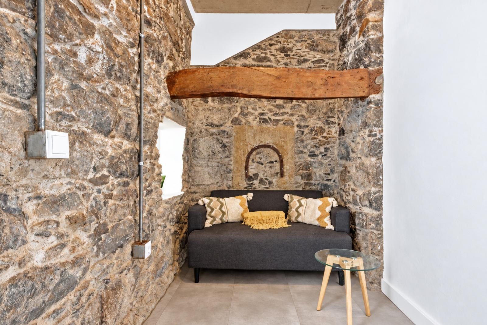 T6 House in São Gonçalo, Funchal, Renovated 2024 — photo 16 of 30