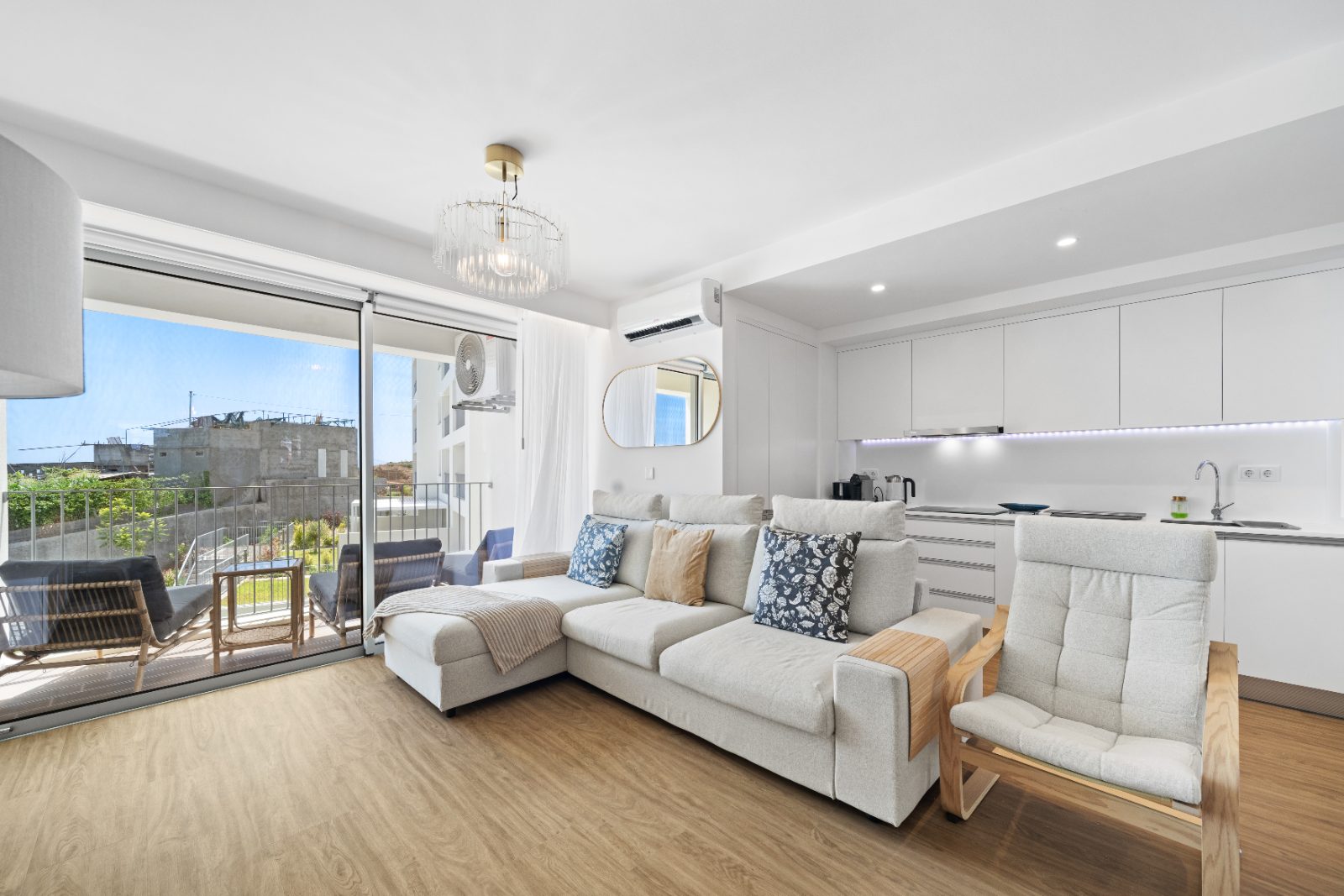 Atlantic Pearl Suite, Câmara de Lobos — photo 6 of 19