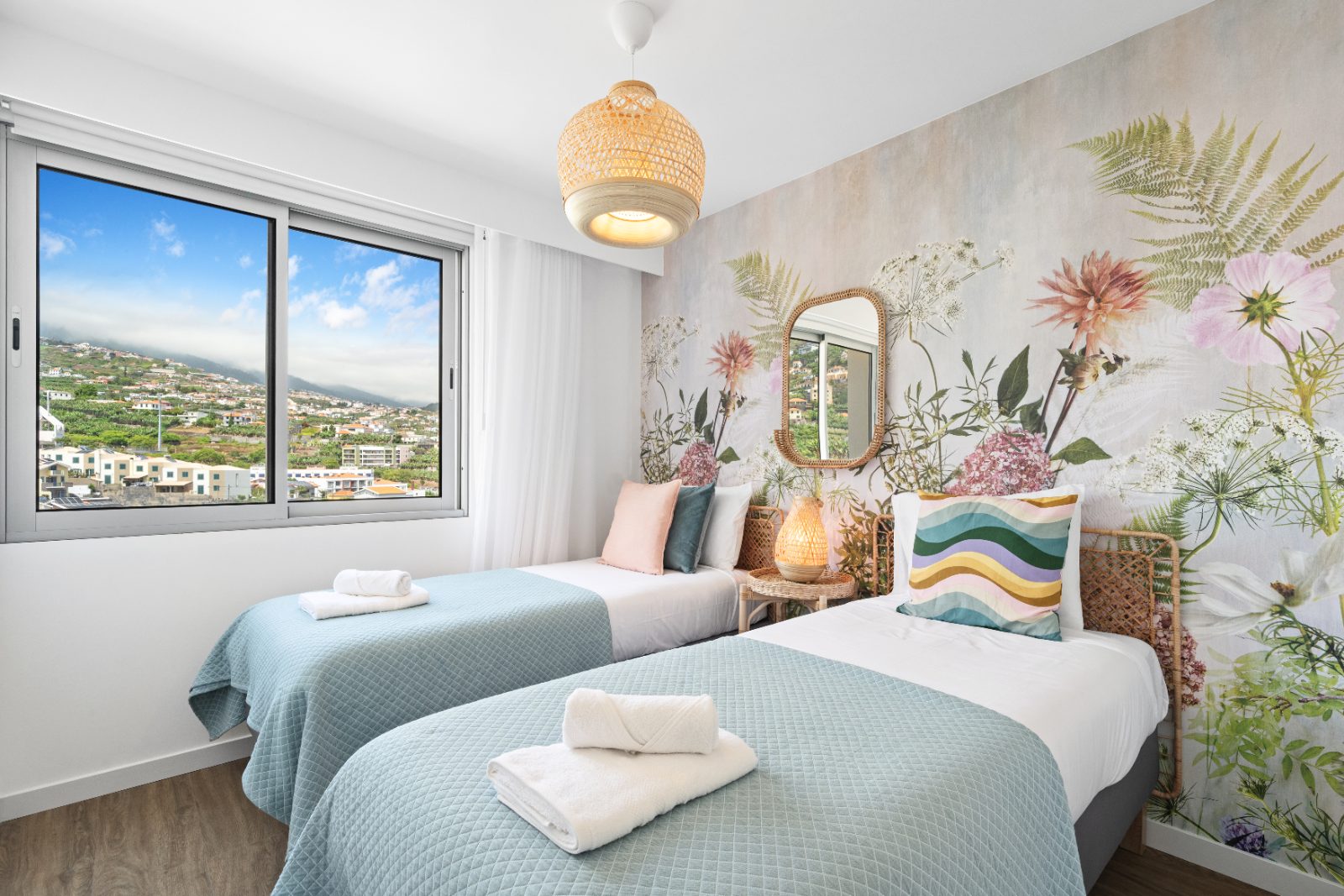 Atlantic Pearl Suite, Câmara de Lobos — photo 11 of 19